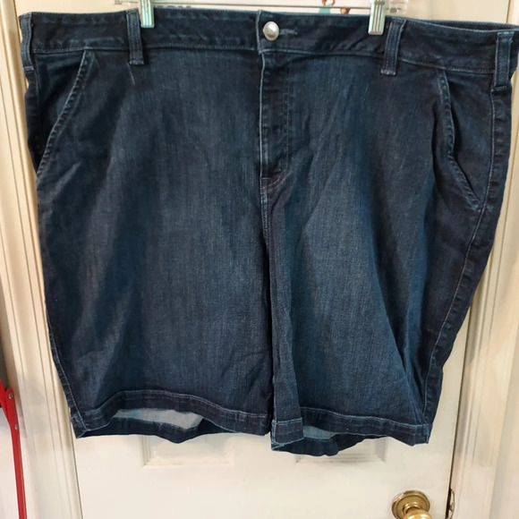 Lane Bryant Dark Wash Denim Bermuda Shorts in Size 28 - Picture 2 of 12